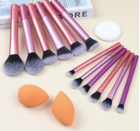 Brochas Set de 12 piezas con 1 borla y 2 beauty blender