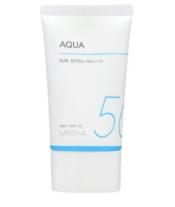 MISSHA- Protector solar FPS 50+ PA++++, fórmula de crema de agua contiene 75% de esencia de agua para mantener la piel suave e hidratada.