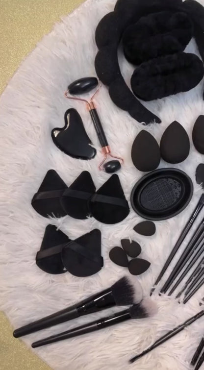 Kit 44 piezas - Bolsa de tocador y cosméticos multifuncional con cremallera impermeable+20 brochas de maquillaje+4 Esponjas de maquillaje
4 Esponjas de maquillaje mini
4 Borlas de polvo triangulares….