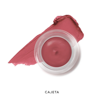 Italia deluxe, Rubor Mousse Matte Cheek + Lip Pot, una fórmula de mousse aterciopelada multiusos que le da a tus labios y mejillas el toque mate suave perfecto.