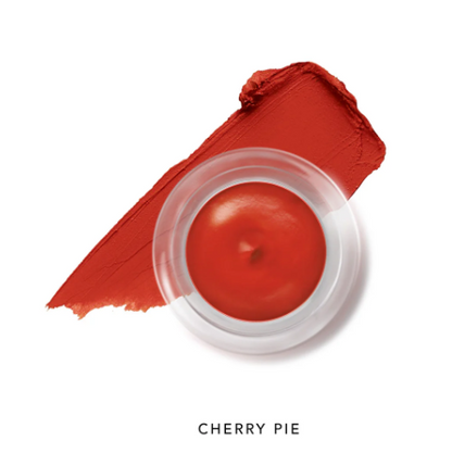 Italia deluxe, Rubor Mousse Matte Cheek + Lip Pot, una fórmula de mousse aterciopelada multiusos que le da a tus labios y mejillas el toque mate suave perfecto.