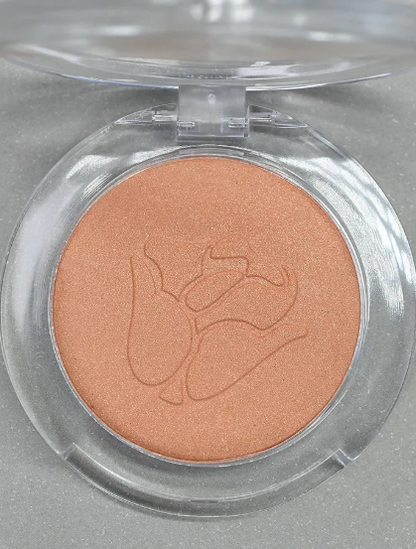Rubor Individual- Dolce bella, Su textura suave se difumina fácilmente para dar un rosa rosa delicado y luminoso