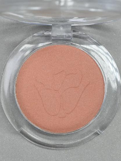 Rubor Individual- Dolce bella, Su textura suave se difumina fácilmente para dar un rosa rosa delicado y luminoso